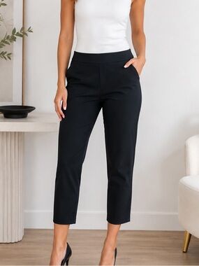 Women's Black Slim Cropped Trousers.  L
